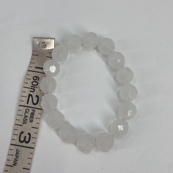 white stretchy beaded acrylic bracelet - Picture 3 of 3